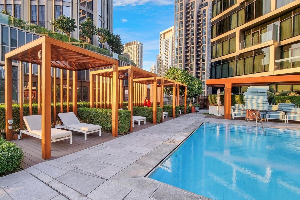 First Class 2br Chic Downtown Escape * Dubai